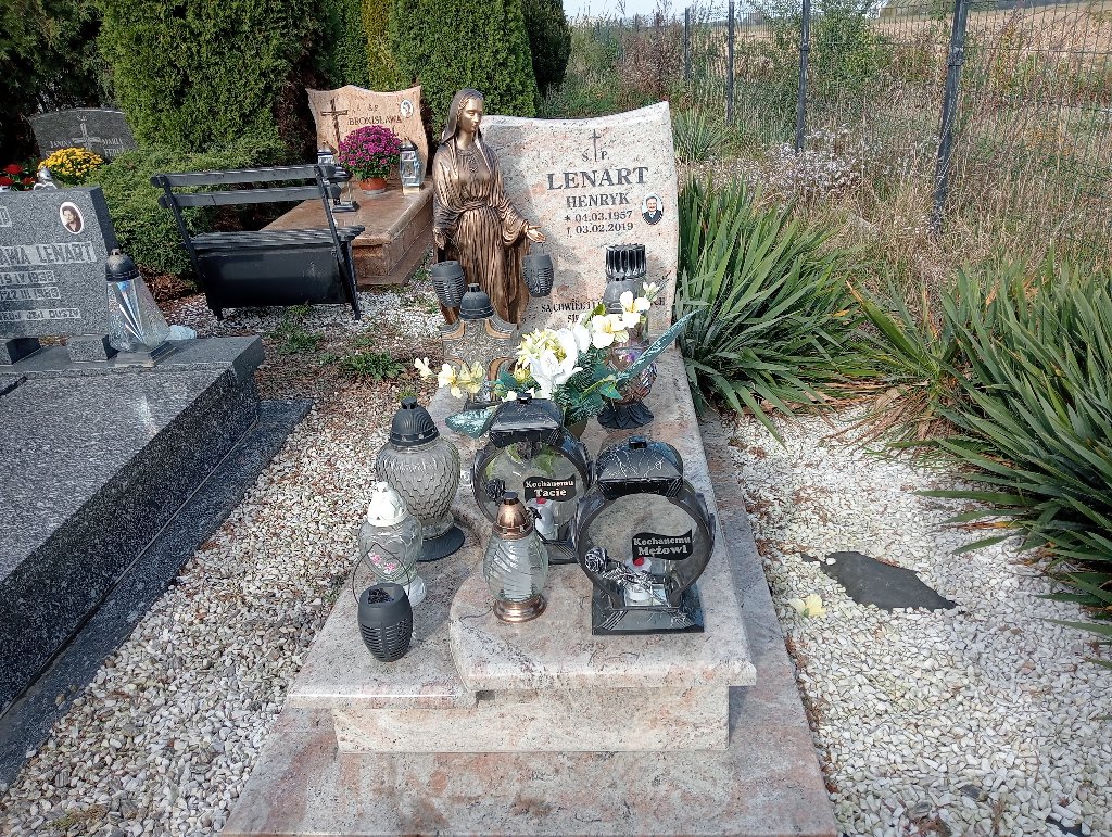 Grób Henryk Lenart