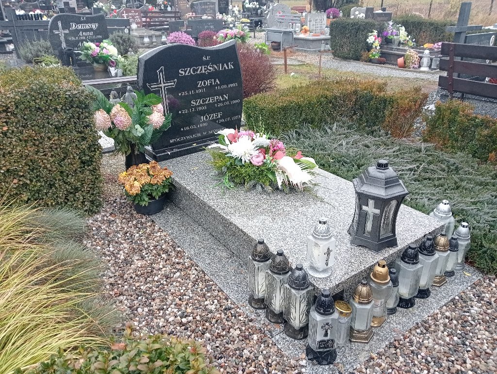 Grób Józef Szczęśniak